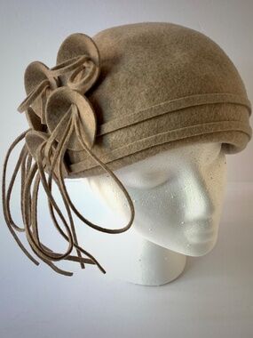 Vintage Ernie 100% Wool Felt Cloche Hat – Taupe 23”